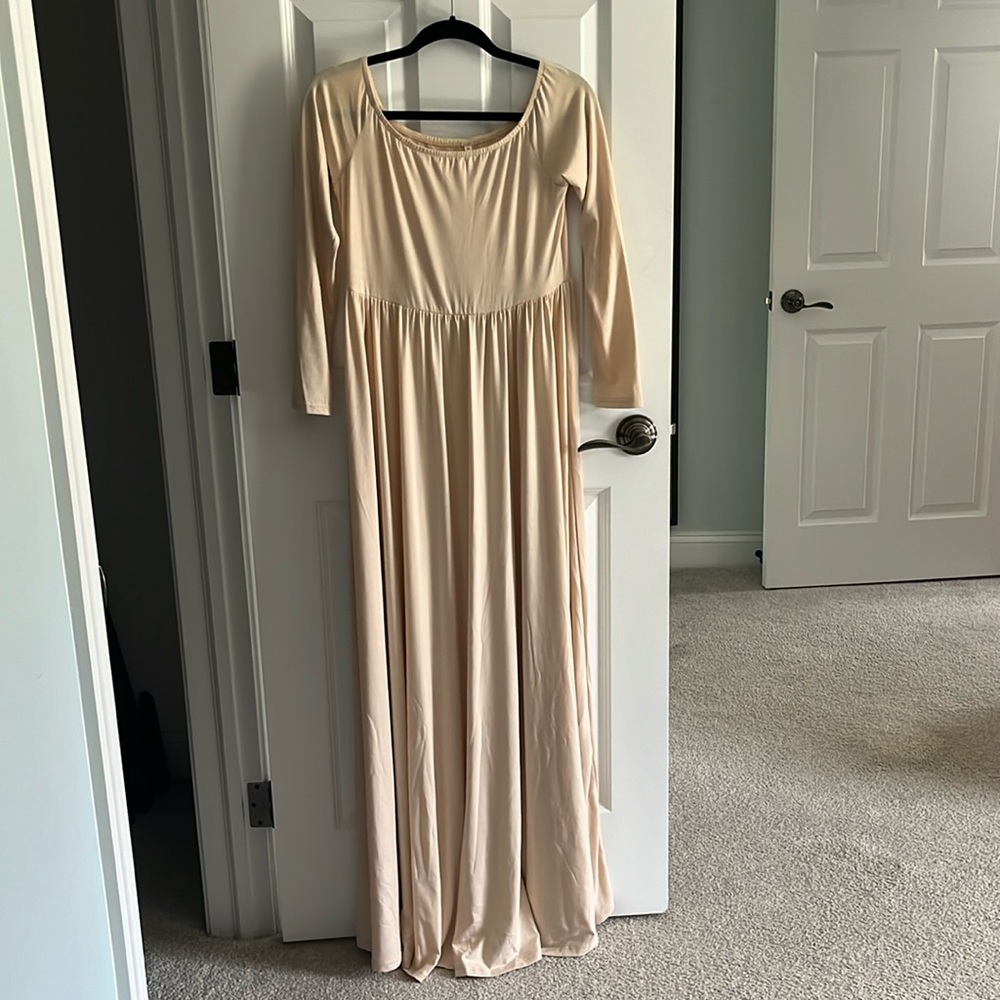 Maternity NWOT photoshoot/baby shower dress